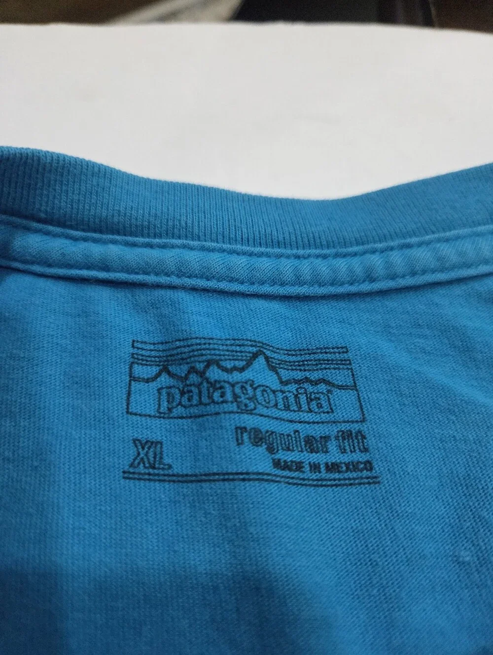 Patagonia Short Sleeve Crew T-Shirt in Bright Turquoise Sz.XL